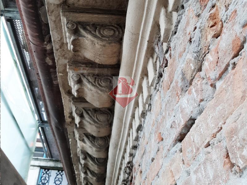 8 Isolamenti Bertoni Sabbiatura facciata capitelli prima