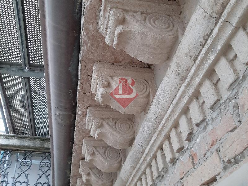 9 Isolamenti Bertoni Sabbiatura facciata capitelli dopo